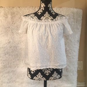 White summer off shoulders/on shoulders crop top